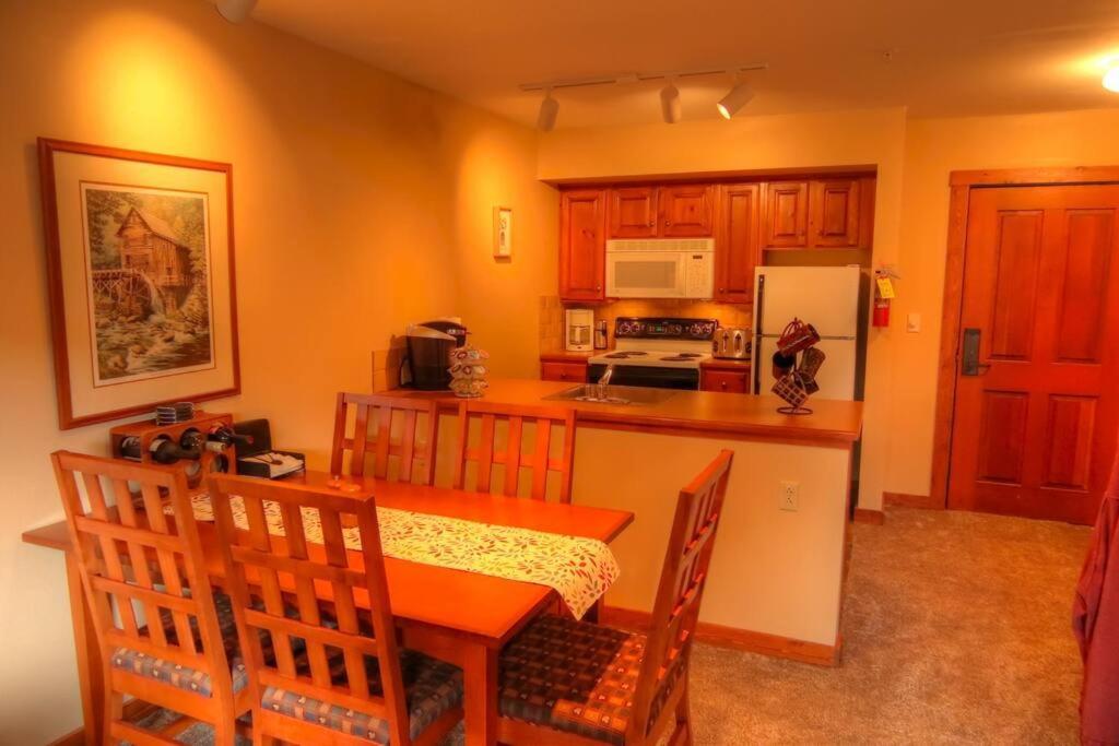 Snowshoe Mountain Retreat! Ski In And Out! Екстер'єр фото